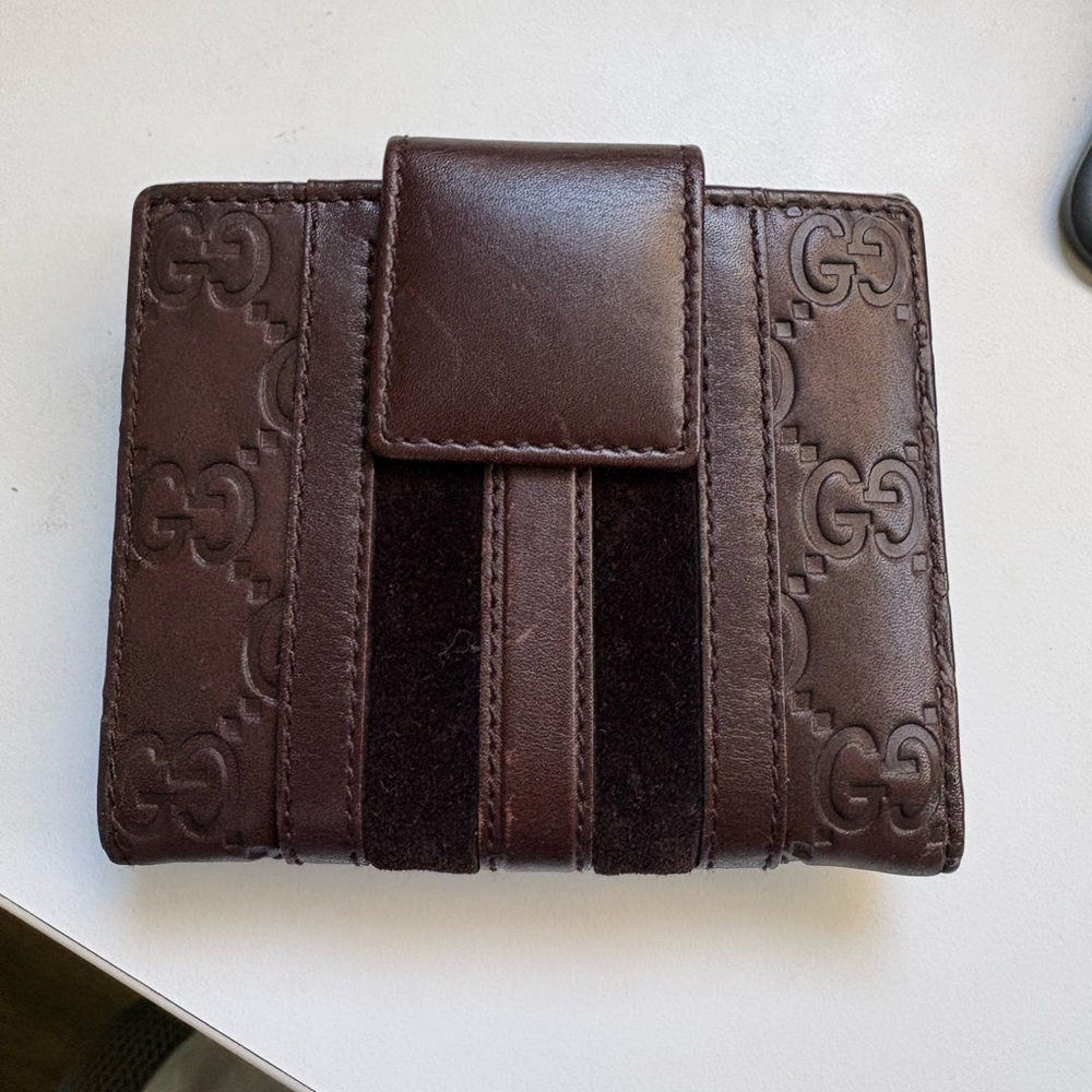 Gucci Compact Brown/Black Wallet with Gold Accent - Picture 3 of 8